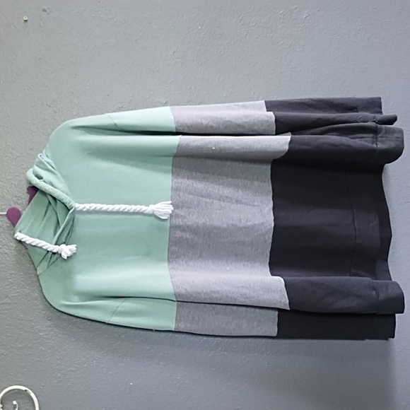 Sweatshirt - Picture 1 of 4